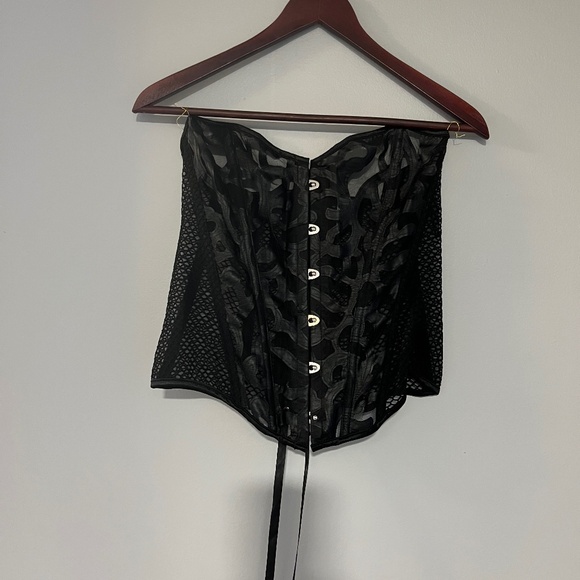 Black Mesh and Lace Corset - Picture 1 of 6
